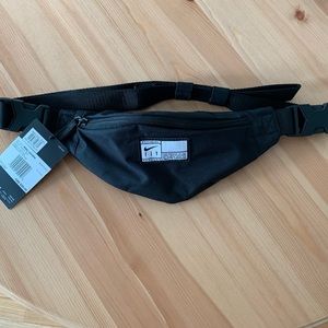 Nike Fanny pack NWT